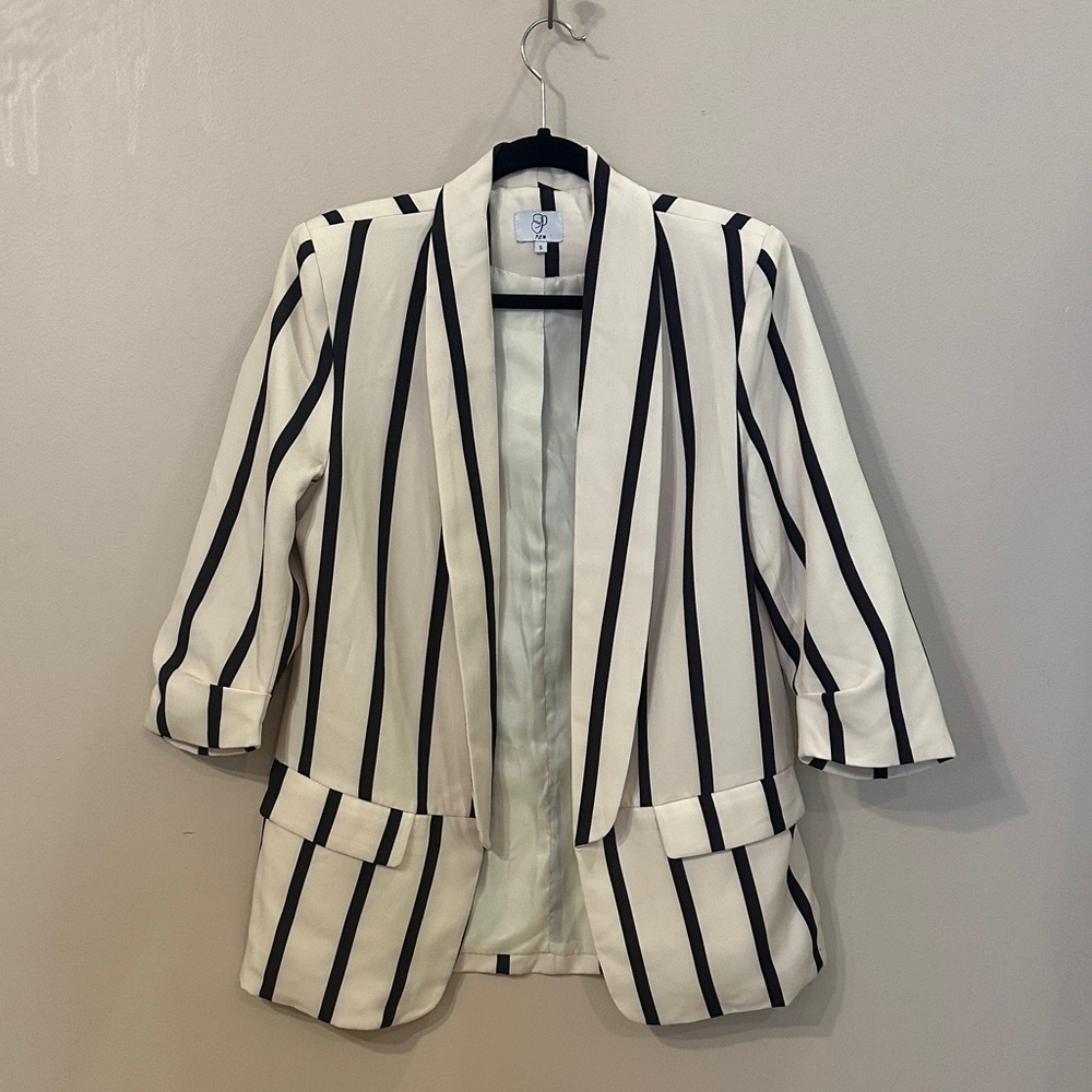 Chic Striped Blazer in Black and White